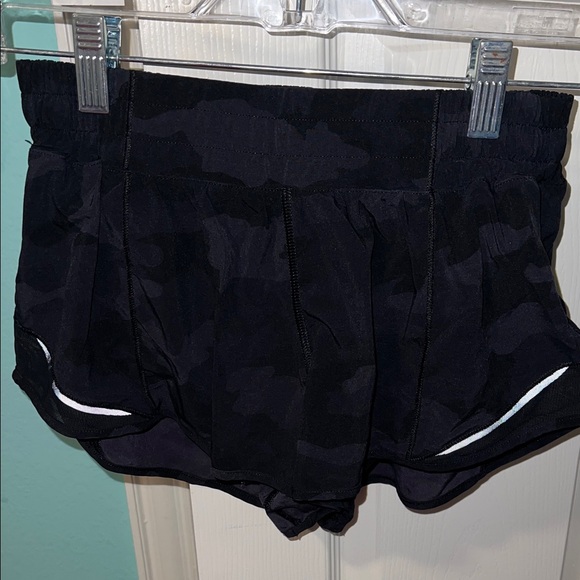 lululemon athletica Black Camo Athletic Shorts - Picture 1 of 3